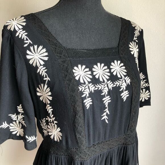 Embroidered Black Blouse - Picture 3 of 12